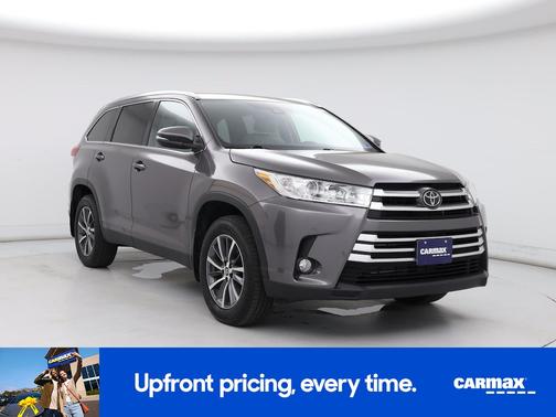 Gray 2019 Toyota Highlander XLE