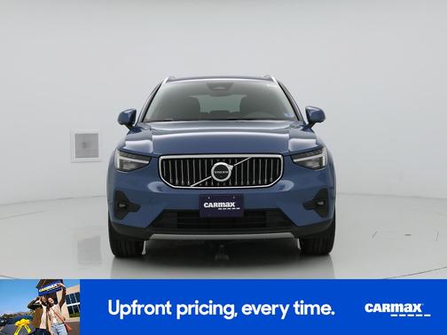 2023 Volvo XC40 B5 Ultimate Bright Theme