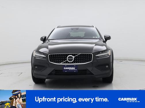 2025 Volvo V60 Cross Country B5 Plus