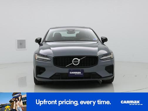 2023 Volvo S60 Recharge Plug-In Hybrid T8 Plus Dark Theme
