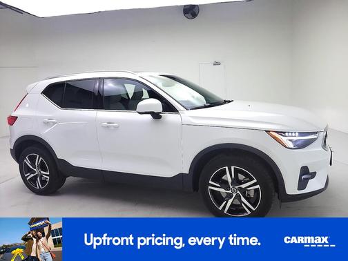 White 2023 Volvo XC40 B5 Plus Bright Theme
