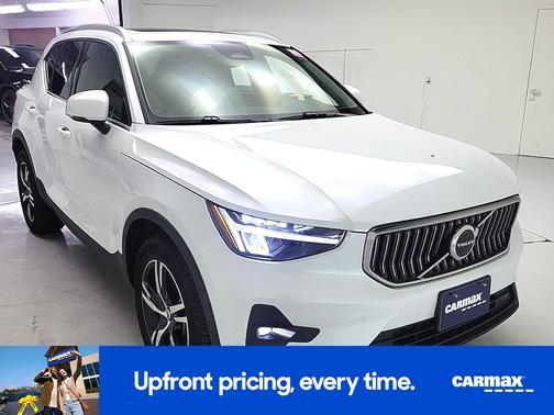 White 2023 Volvo XC40 B5 Plus Bright Theme