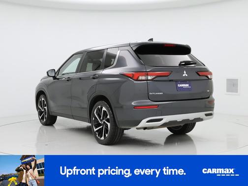 Gray 2024 Mitsubishi Outlander SE