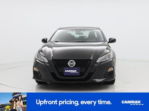 Black 2022 Nissan Altima SV