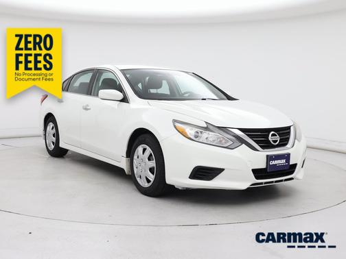 White 2016 Nissan Altima S
