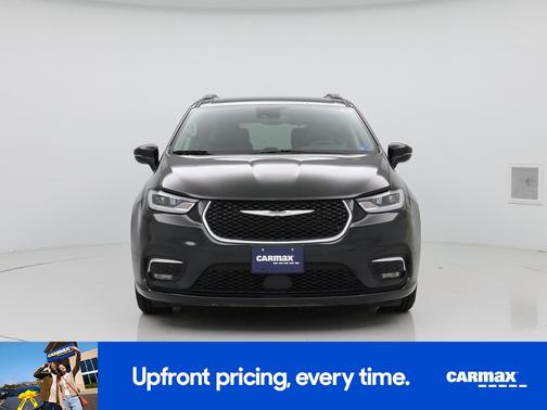 Black 2022 Chrysler Pacifica Touring L