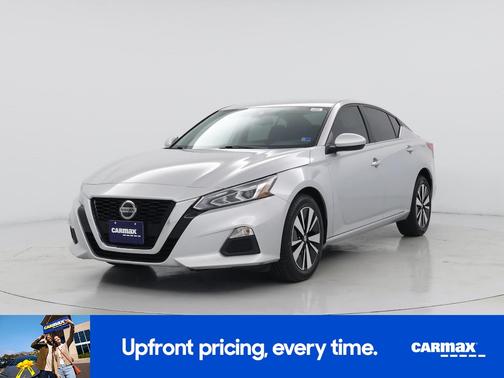 Silver 2022 Nissan Altima SV