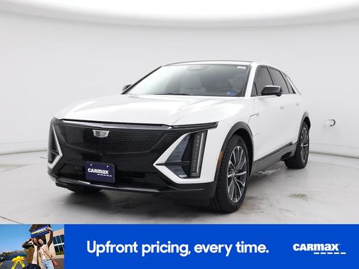 White 2024 Cadillac LYRIQ Sport 1