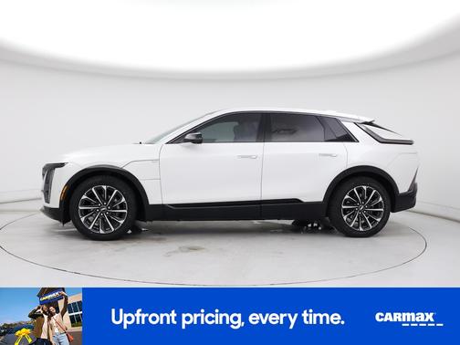 White 2024 Cadillac LYRIQ Sport 1