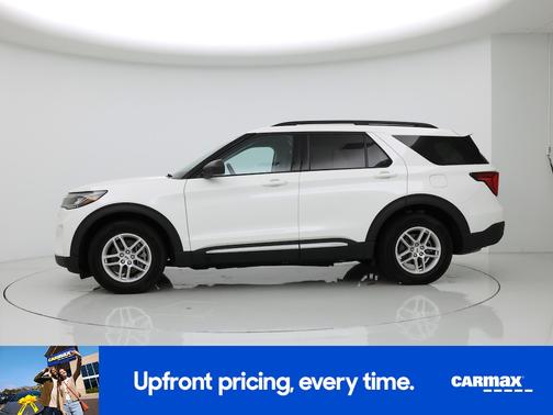 White 2025 Ford Explorer Active