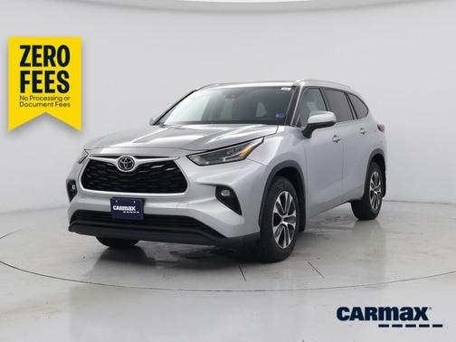 Silver 2022 Toyota Highlander XLE