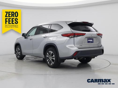 Silver 2022 Toyota Highlander XLE
