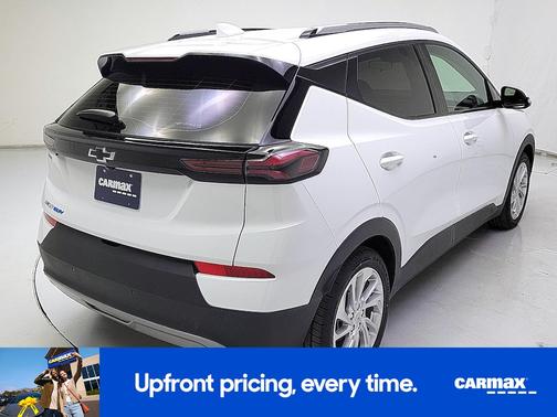 White 2023 Chevrolet Bolt EUV LT