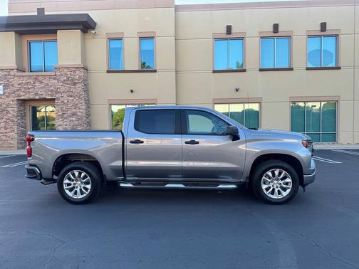 Sterling Gray Metallic 2025 Chevrolet Silverado 1500 Custom