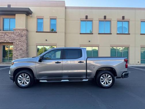 Sterling Gray Metallic 2025 Chevrolet Silverado 1500 Custom