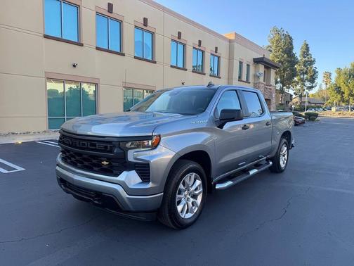 Sterling Gray Metallic 2025 Chevrolet Silverado 1500 Custom