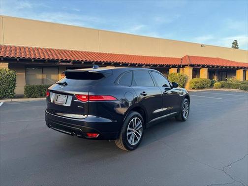 2018 Jaguar F-PACE 25t Premium