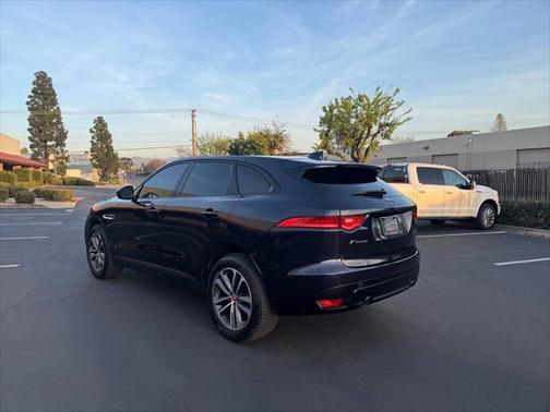 2018 Jaguar F-PACE 25t Premium