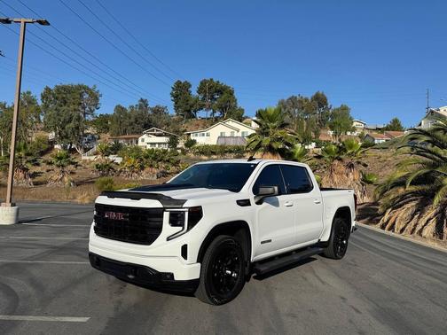 2024 GMC Sierra 1500 Elevation