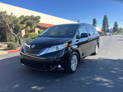 2011 Toyota Sienna XLE