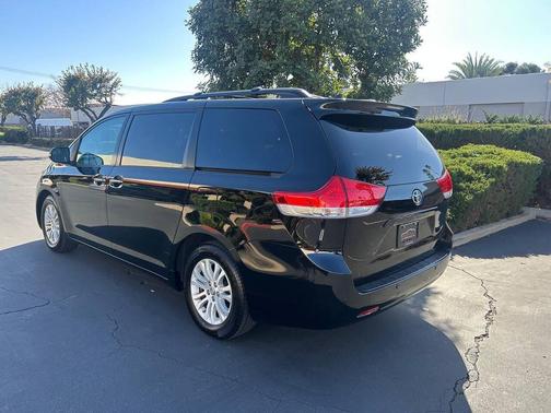2011 Toyota Sienna XLE