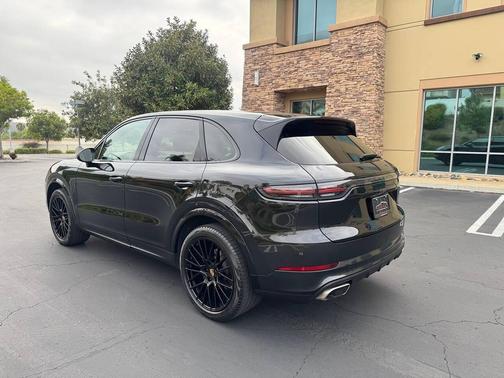 Black 2023 Porsche Cayenne Platinum Edition