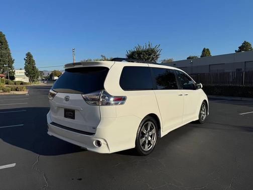 2017 Toyota Sienna SE Premium