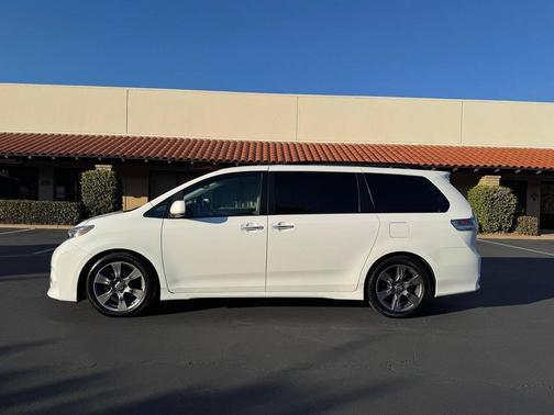 2017 Toyota Sienna SE Premium