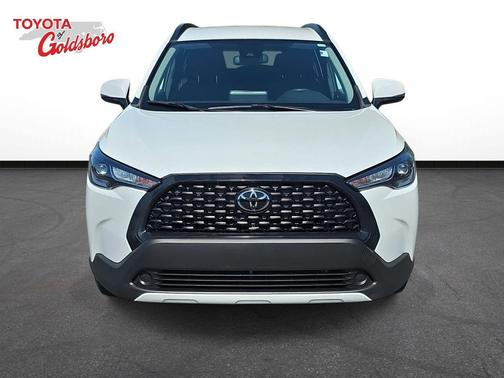 Pearl 2022 Toyota Corolla Cross LE