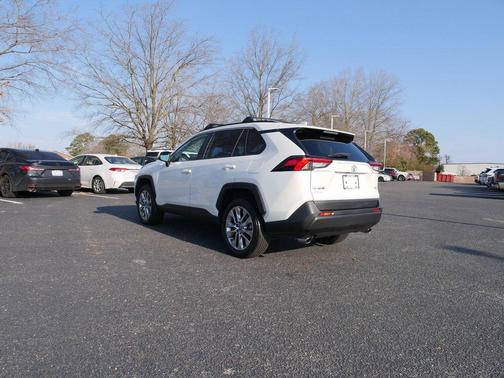 2022 Toyota RAV4 XLE Premium