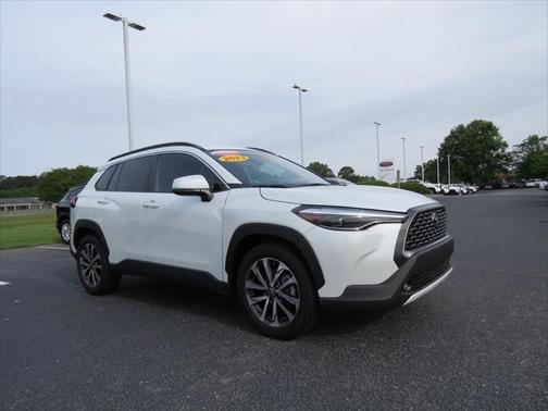2023 Toyota Corolla Cross XLE