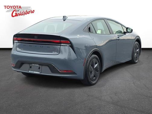 2025 Toyota Prius LE