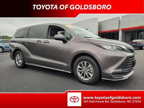2021 Toyota Sienna LE