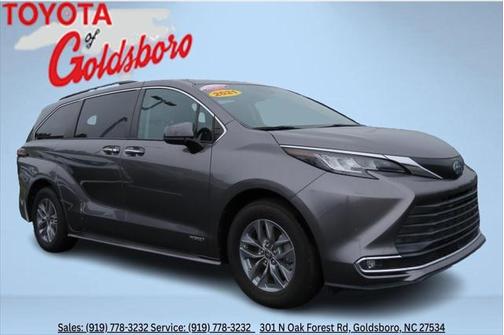 2021 Toyota Sienna XLE 8 Passenger