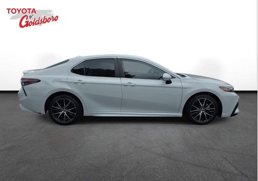 Ice 2024 Toyota Camry SE