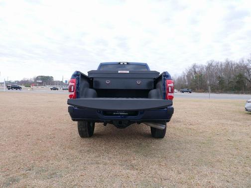 2024 RAM 3500 Big Horn Crew Cab 4x4 6'4' Box