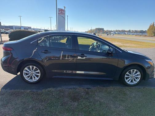 2025 Toyota Corolla Hybrid XLE