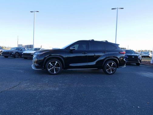 2022 Toyota Highlander XSE