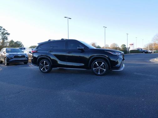 2022 Toyota Highlander XSE