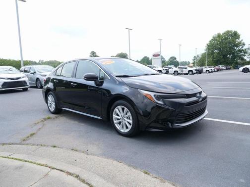 2025 Toyota Corolla Hybrid SE