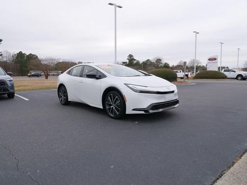 2025 Toyota Prius XLE