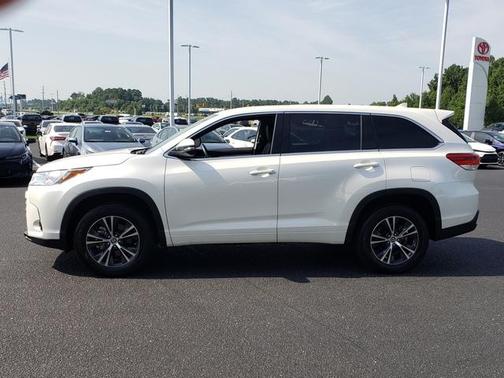 Blizzard Pearl 2018 Toyota Highlander LE