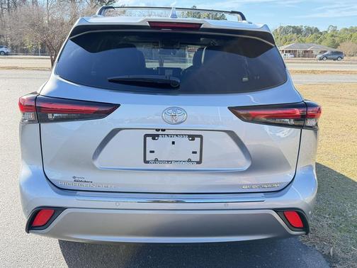 2024 Toyota Highlander Platinum