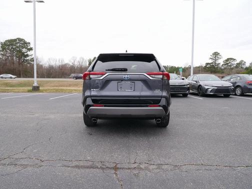 2020 Toyota RAV4 Hybrid SE