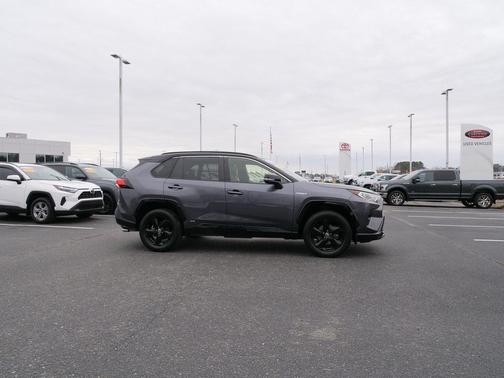 2020 Toyota RAV4 Hybrid SE