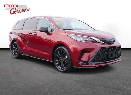 2023 Toyota Sienna XSE 7 Passenger