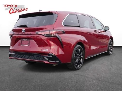 2023 Toyota Sienna XSE 7 Passenger
