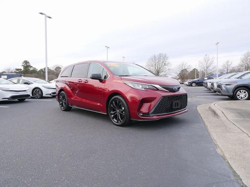 2023 Toyota Sienna XSE 7 Passenger