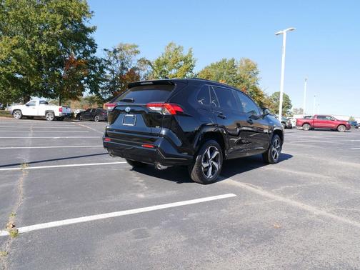 2024 Toyota RAV4 Prime SE