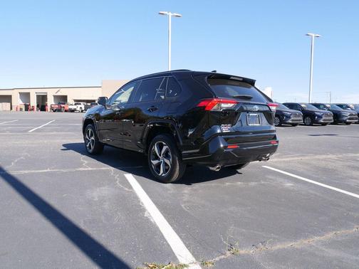 2024 Toyota RAV4 Prime SE